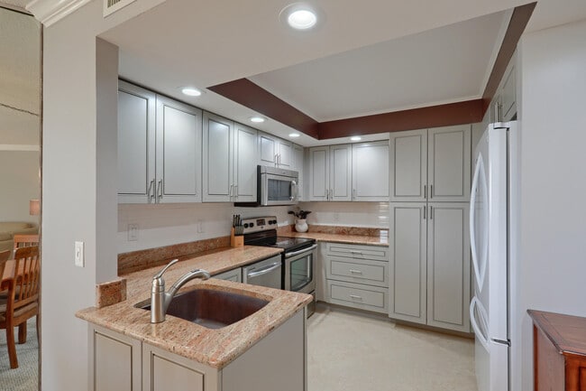 Building Photo - 2800 N Ocean Dr