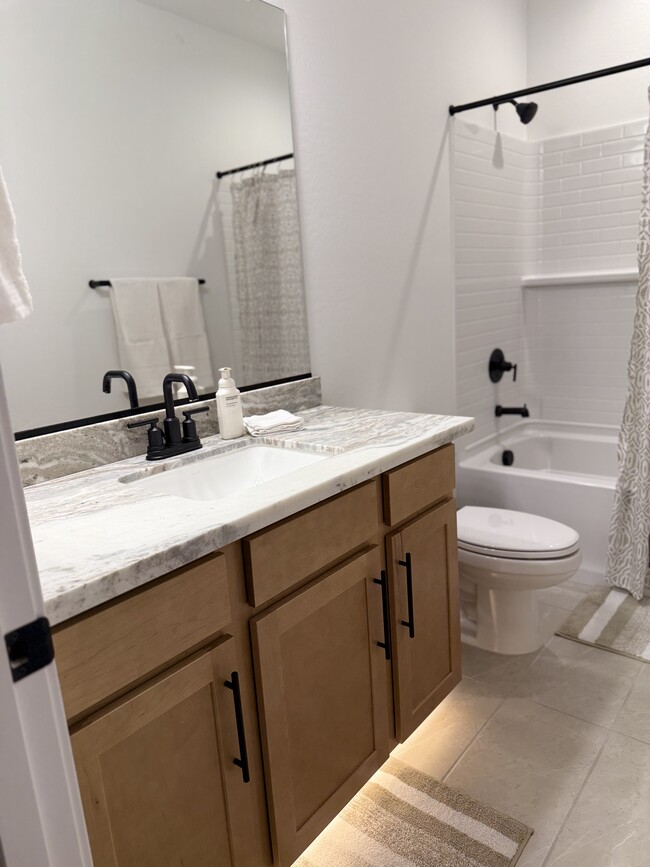 Building Photo - 9234 S 169th Dr