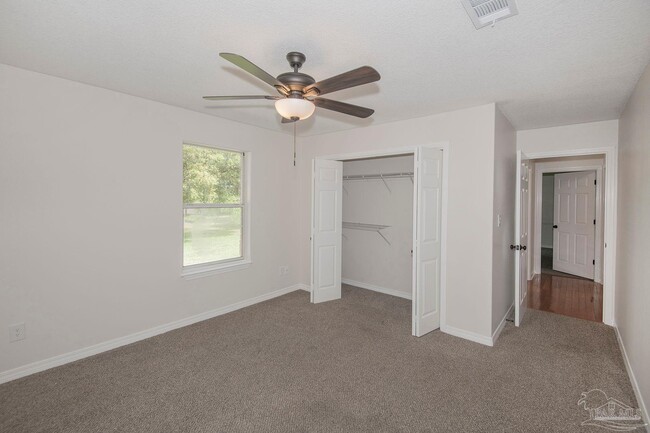 Building Photo - 5490 Oakmont Dr