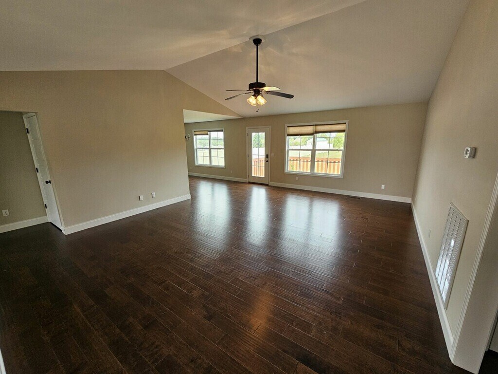 Building Photo - 4905 Cedar Creek Cir