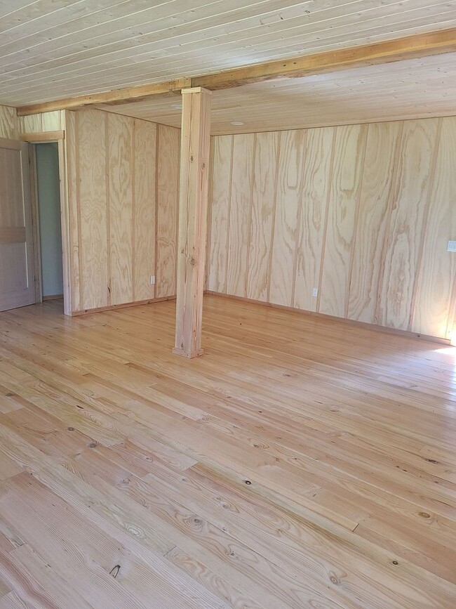 Building Photo - Beautifully Restored 1 bed 1 bath farmhous...