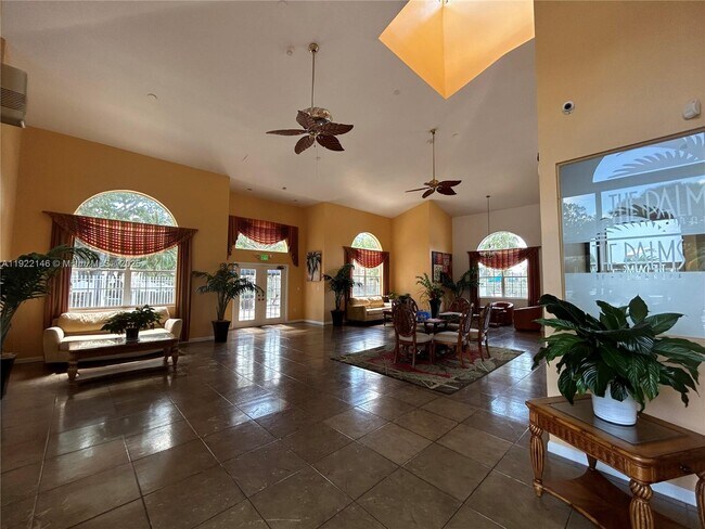 Building Photo - 301 Palm Way