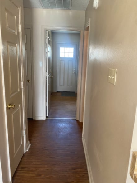 Building Photo - 5530 Arthur Dr