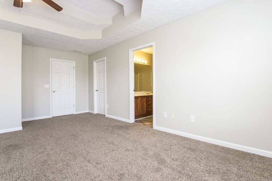 Building Photo - 206 Providence Rd