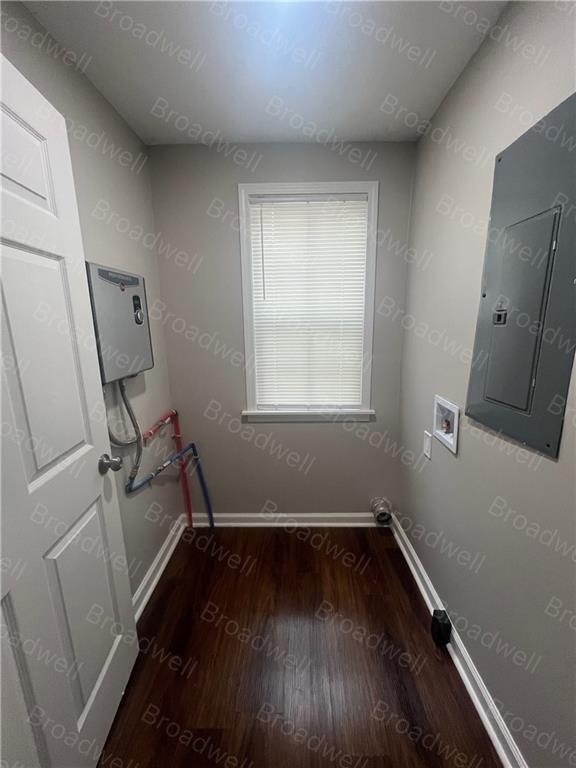 Building Photo - 1860 Broadwell St SW