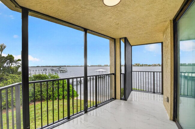 Building Photo - 896 N Federal Hwy