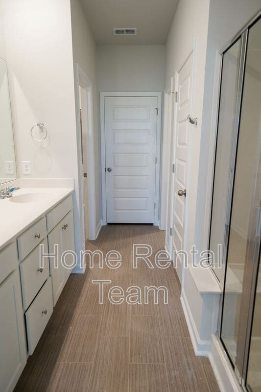 Building Photo - 111 Saltgrass Ln