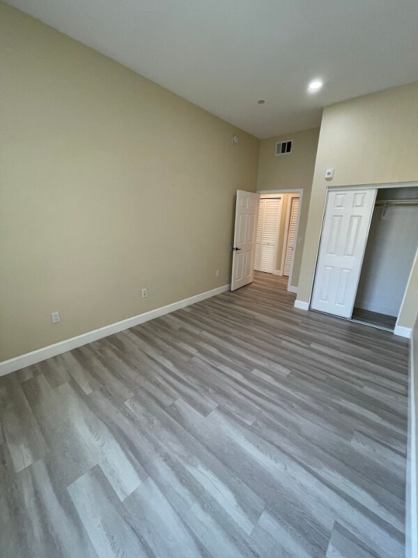 Building Photo - 2291 Dunlop St