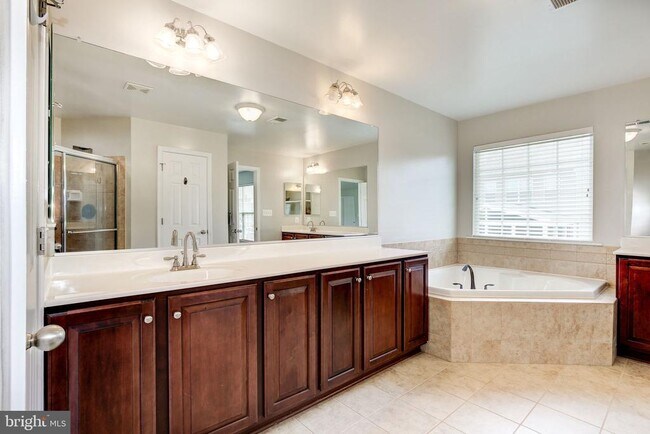 Building Photo - 2311 Whitley Rd