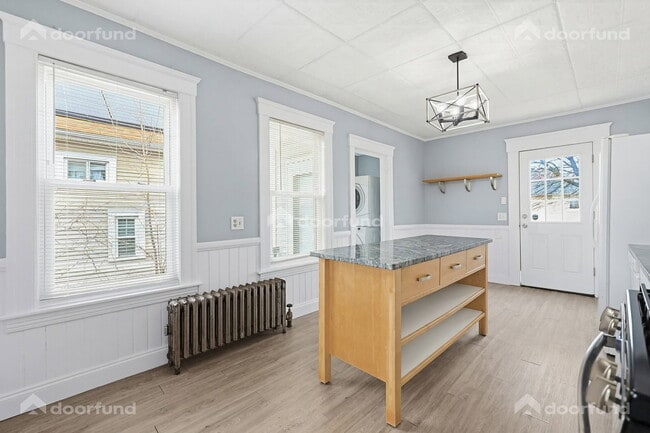 Building Photo - 121 Delmont Ave