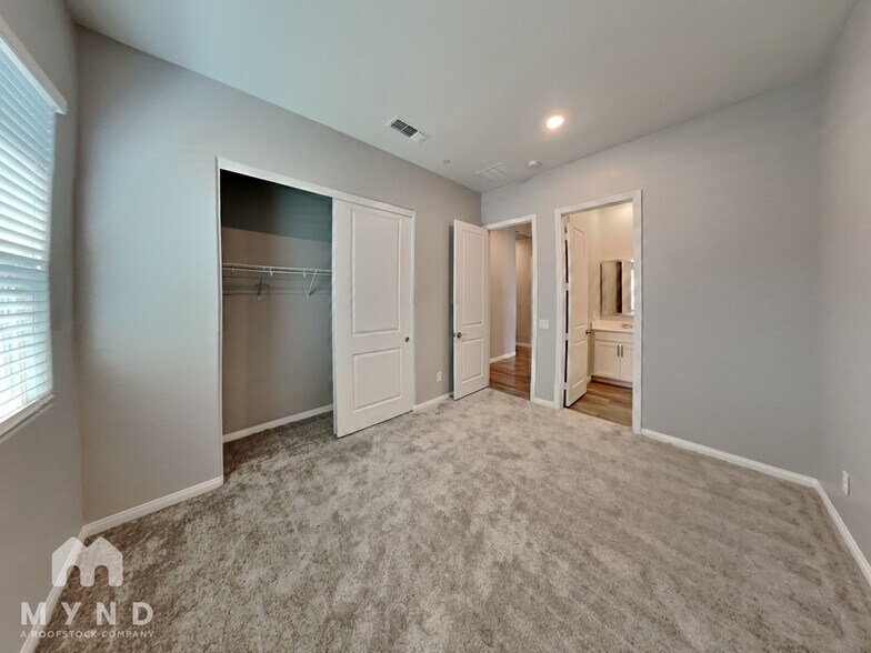 Building Photo - 12577 Huckleberry Oak Ave