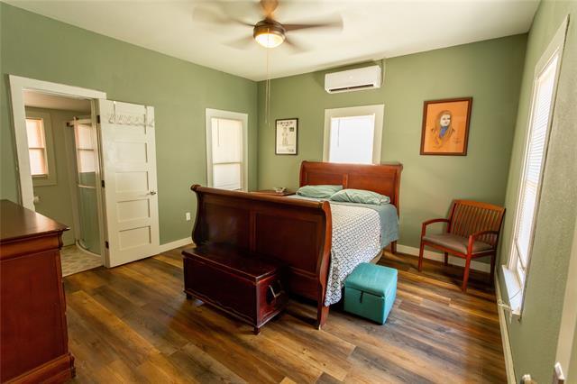 Building Photo - 340 E 3rd St