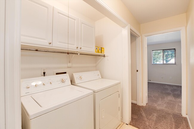 Building Photo - 2375 E Geddes Ave