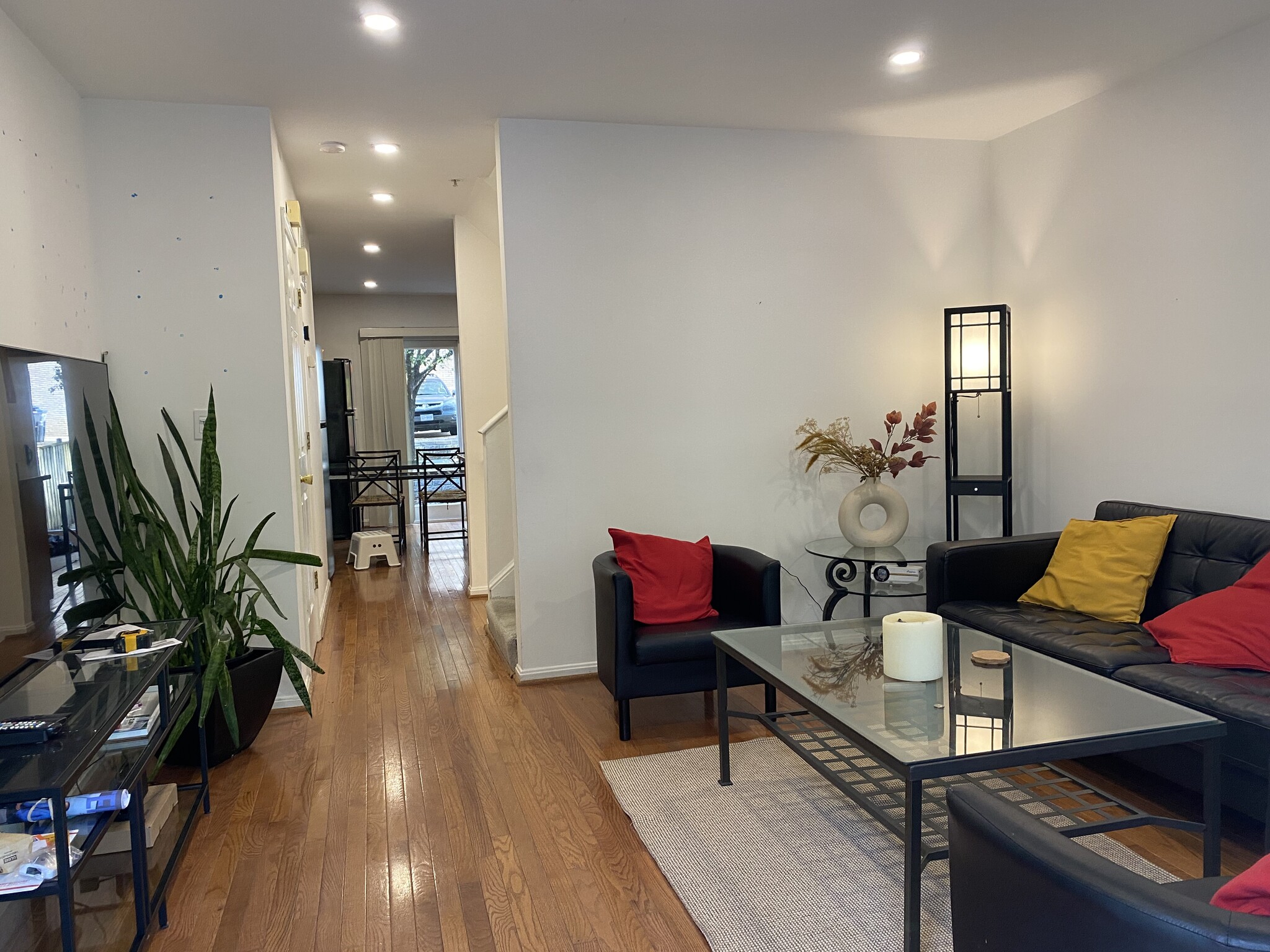 Building Photo - 1327 Belmont St NW