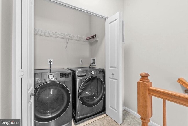 Building Photo - 519 Ensemble Ct