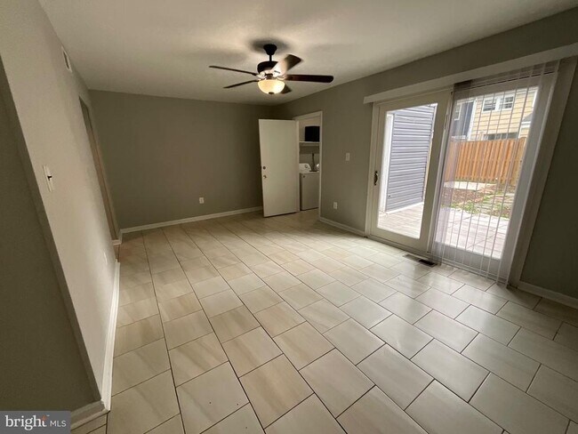 Building Photo - 5526 Green Dory Ln