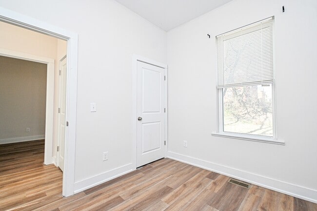 Building Photo - 4151 Chambers St