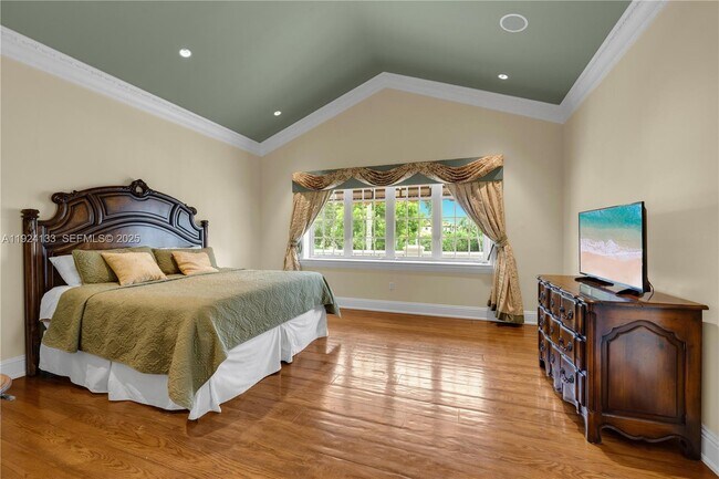 Building Photo - 13671 Deering Bay Dr