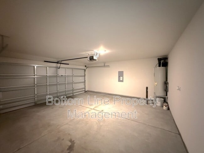 Building Photo - 445 Belcaro Dr