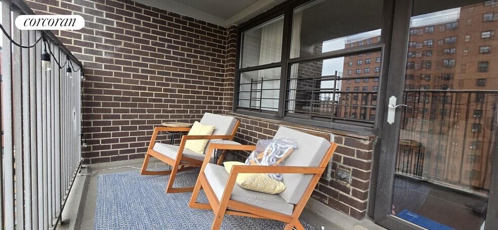 Building Photo - 175 W 90th St