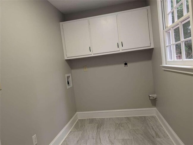 Building Photo - 443 Cricket Ridge Ct
