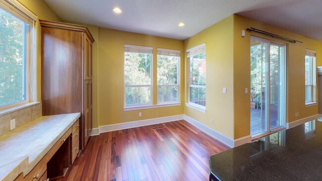 Building Photo - BETHANY LUXURY HOME! NO MOVE-IN DEPOSIT wi...