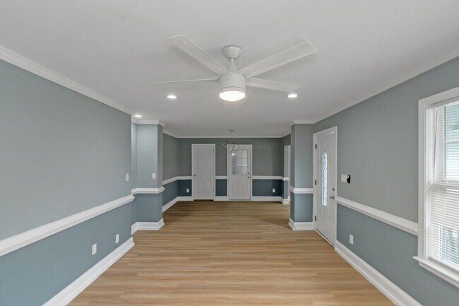 Building Photo - WELCOME HOME!