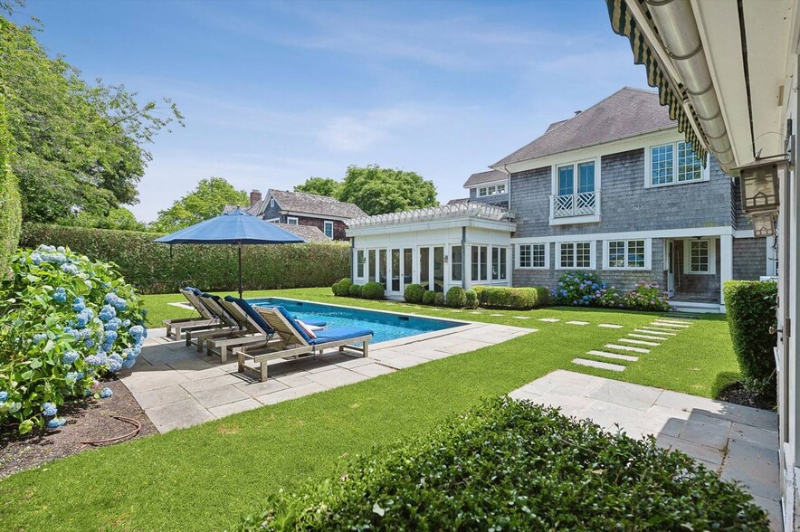 Building Photo - 121 Post Ln