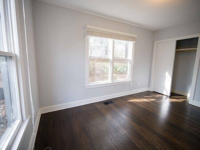 Building Photo - 701 Bouldin Ave