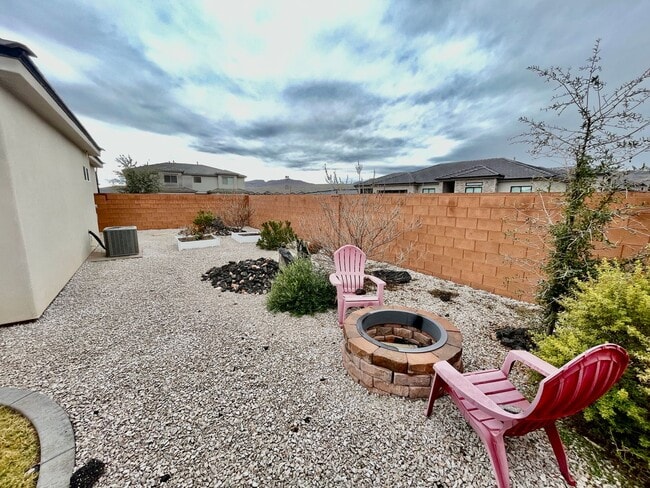 Building Photo - Lovely Four-Bedroom in Ivins with 3-Car Garage and Small RV parking Has Lots of Upgrades