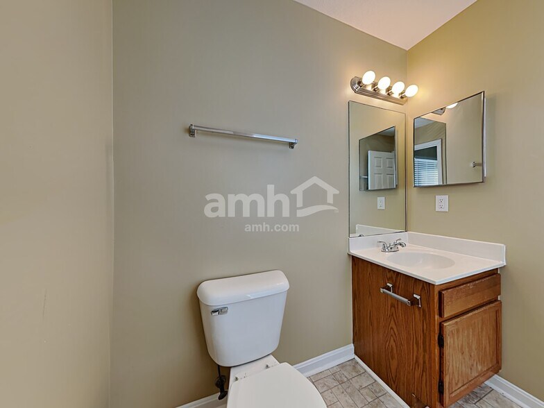 Building Photo - 618 Fox Chase Way