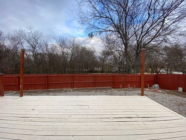 Building Photo - Two-Story Home, 4-5 bedrooms, 2.5 bathroom...