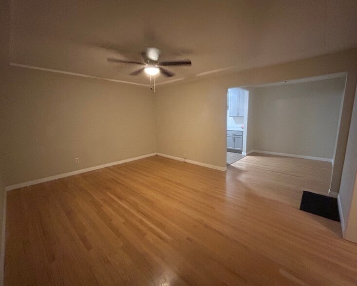 Building Photo - 5525 Bolivar St