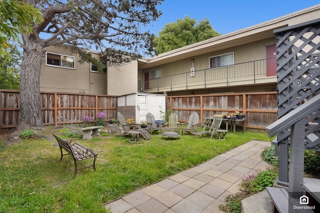 Building Photo - 1035 63rd St