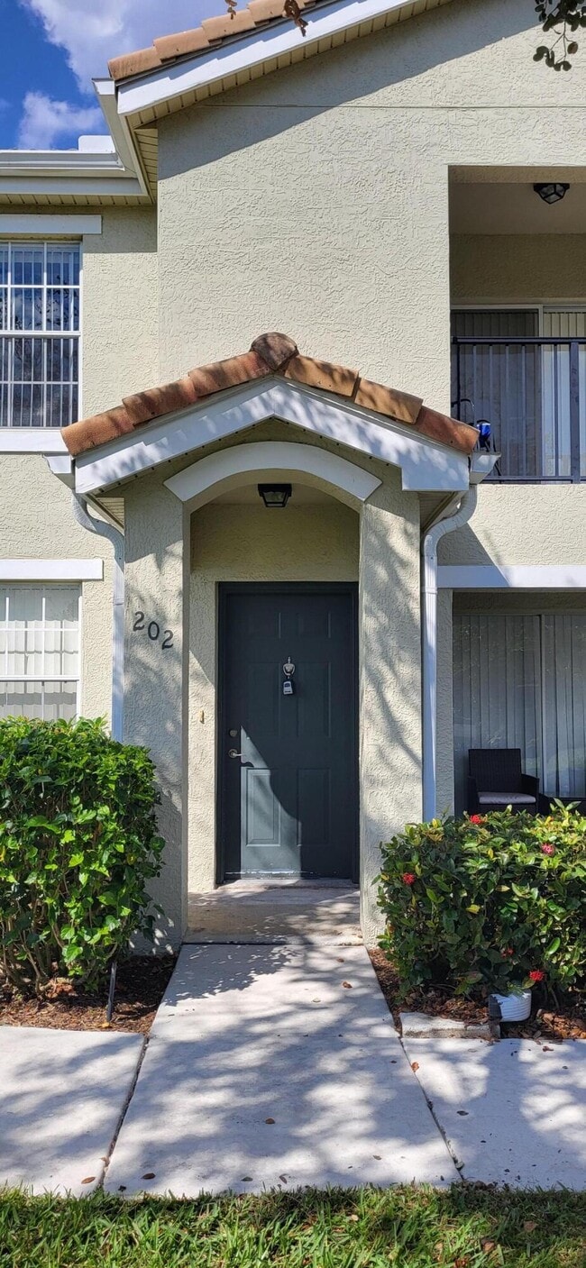 Building Photo - 128 SW Peacock Blvd