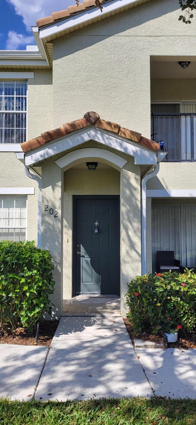 Building Photo - 128 SW Peacock Blvd