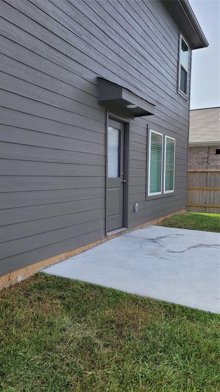 Building Photo - 813 Vlg Brk Dr