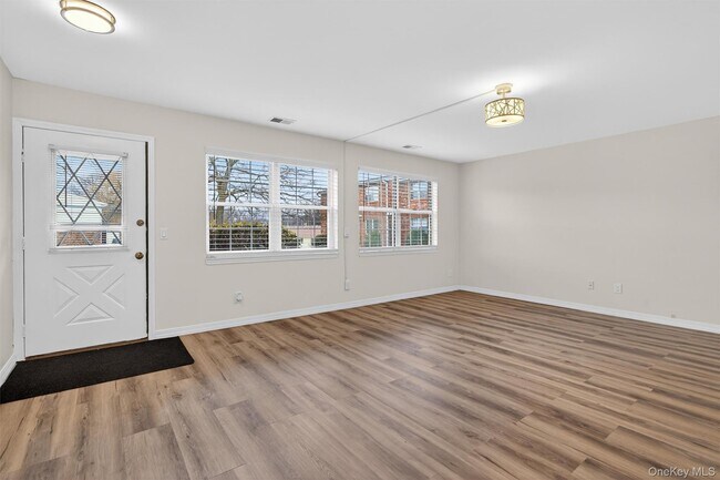 Building Photo - 276 Temple Hill Rd