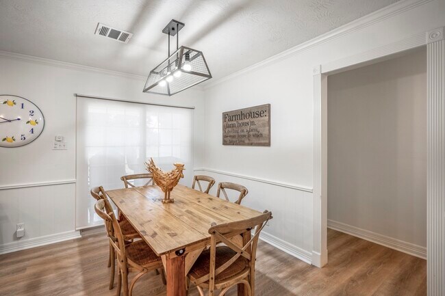 Building Photo - 15347 Conroe Dr