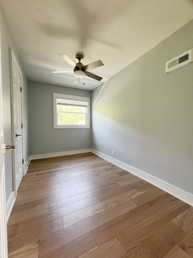 Building Photo - SEE IT NOW: Fully Renovated 4-Bedroom Ranc...