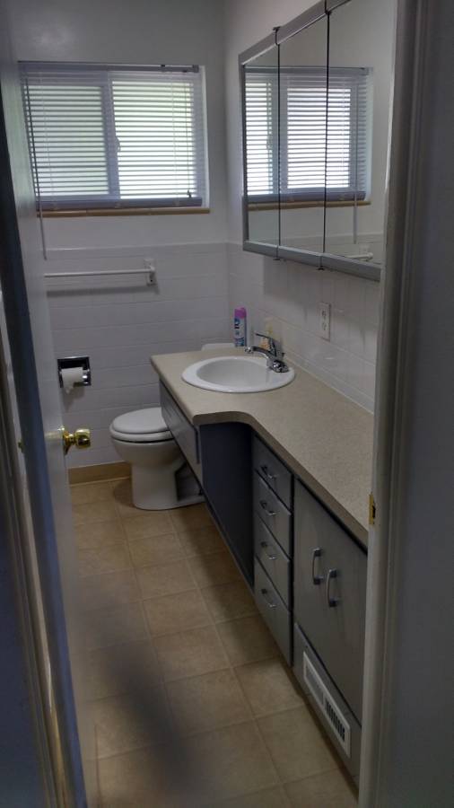 Building Photo - 5665 W Ellsworth Ave