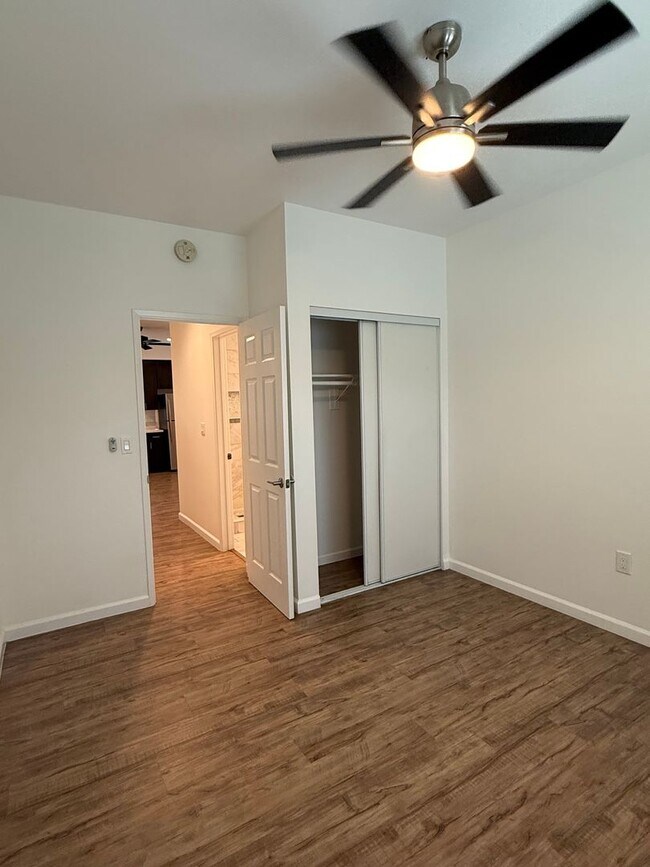 Building Photo - Broadacres