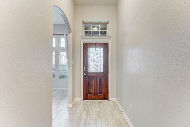 Building Photo - 255 Dale Ridge Ln