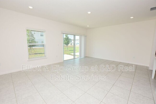 Building Photo - 3595 Smt Vw Wy