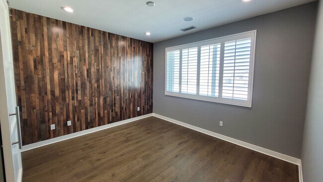 Building Photo - Coming Soon! Modern Tri-Level Smart Townho...