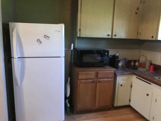 Kitchen - 1495 Henderson Hwy
