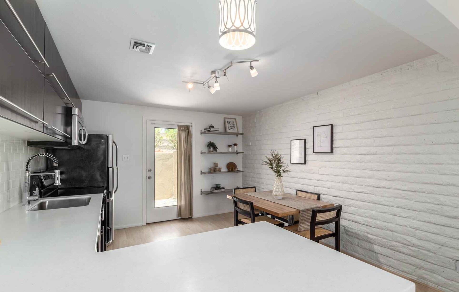 Building Photo - 4352 N 36th Plz