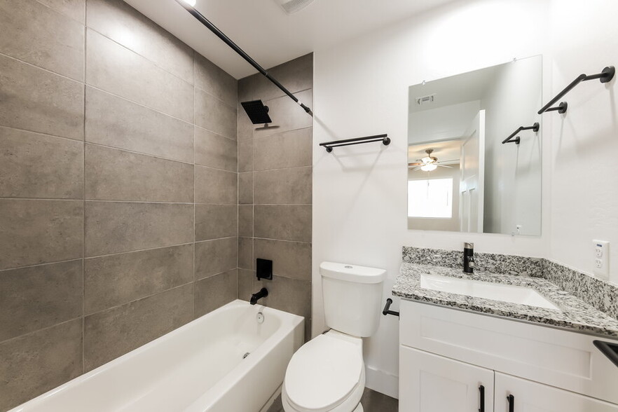 Building Photo - 4653 S 38th Dr