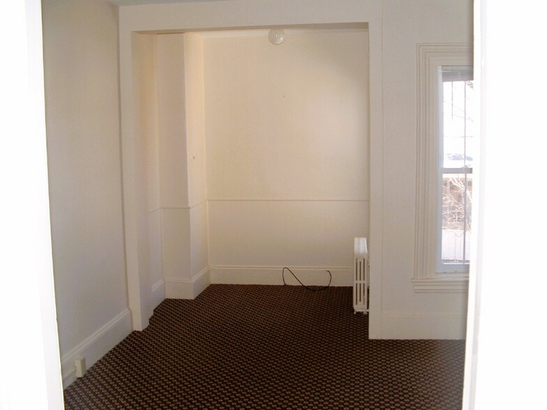 Building Photo - 96 Highland St