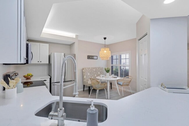 Building Photo - ** CALUSA BAY ** 2 BED / 2 BATH - CONDO - ...